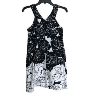 JUST TAYLOR BLACK AND WHITE FLORAL SLEEVELESS DRESS 4